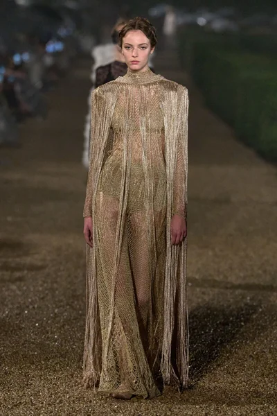 Look 24